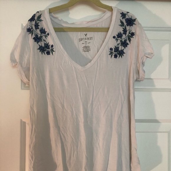 American Eagle Outfitters Tops - White embroidered v neck t shirt